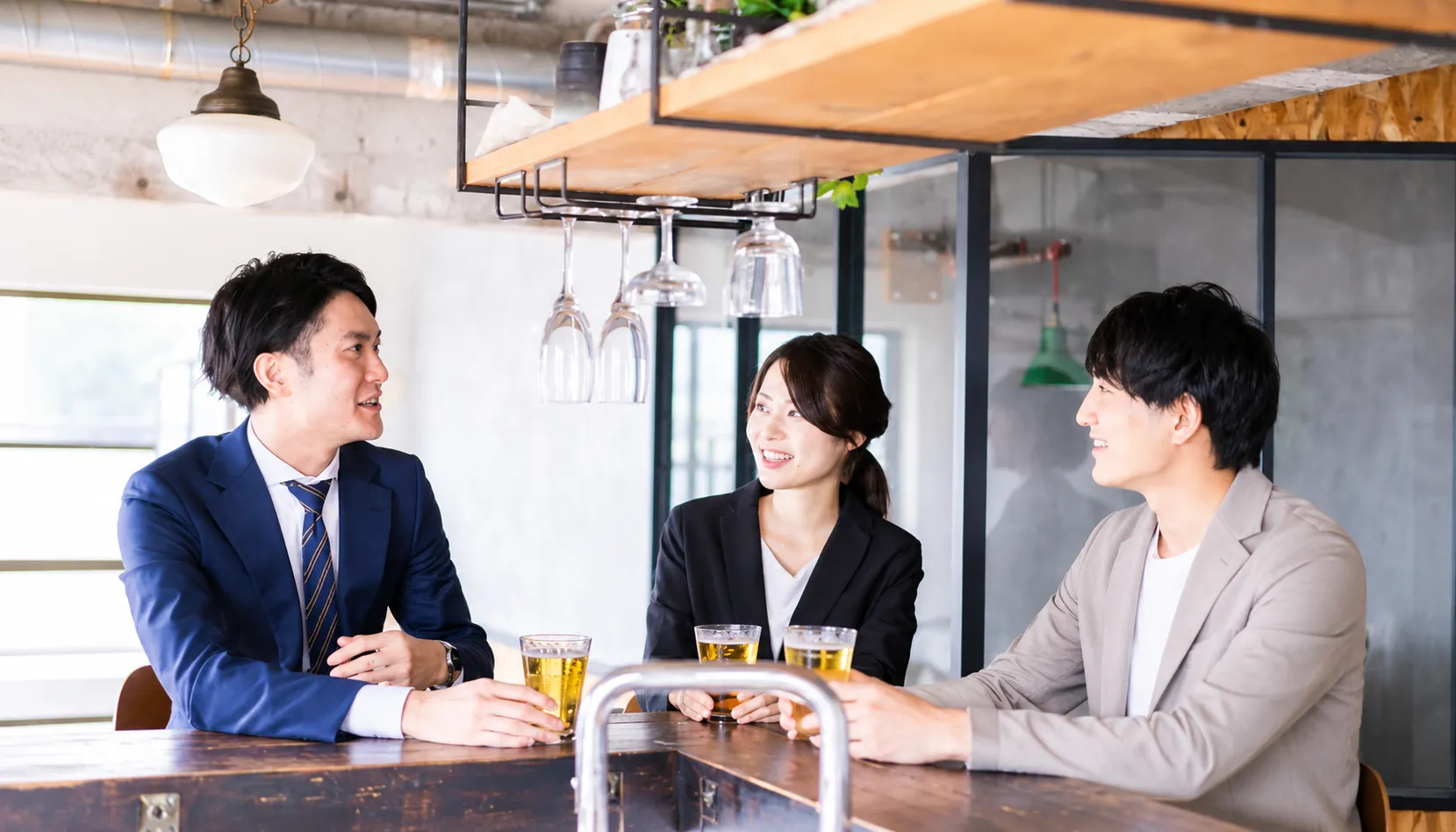 交流会にはどんな人たちが来ているか？